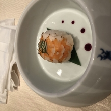 IRIS WATER TERRACE AYAMEIKEの画像｜前菜の手まり寿司