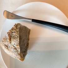 IRIS WATER TERRACE AYAMEIKEの画像｜温かいパン。炭が入っているらしいです。