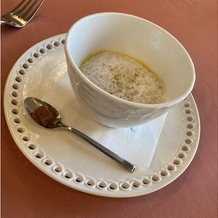 THE HILLTOP TERRACE NARA（ザ・ヒルトップテラス奈良）の画像｜カボチャのスープにベーコン風味の泡が乗っているもの。量もたくさん入っていてよかったです。