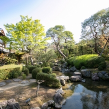 桜鶴苑（おうかくえん）の画像｜横から見たお庭