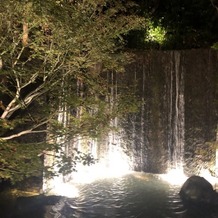 ホテル雅叙園東京の画像｜中庭にある滝(外に出れます)