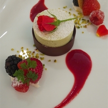 ホテル雅叙園東京の画像｜赤い果実とピスタチオのパルフェグラッセ