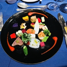 星野リゾート　リゾナーレ八ヶ岳の画像｜前菜です。地元の野菜と信州サーモン。キラキラしていてとても素敵でした。