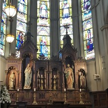 St.ヴァレンタイン福山の画像｜ステンドグラスと彫刻が素敵な会場