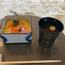 ANAクラウンプラザホテル岡山の画像｜彩り温寿司
ずわい蟹、海老、穴子が入っていて豪華でした
