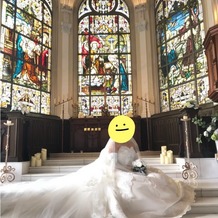 エスプリ・ド・ナチュール（Ｅｓｐｒｉｔ　ｄｅ　Ｎａｔｕｒｅ）の画像｜教会内のキレイなスタンドガラス