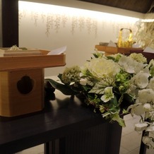 樫野倶楽部の画像｜リングピローと装花
和装挙式に合わせて会場で準備いただけました