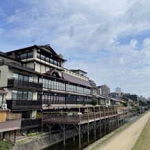 FUNATSURU KYOTO KAMOGAWA RESORT （国登録有形文化財）の画像｜鴨川沿い、最高のロケーションです。