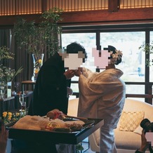 FUNATSURU KYOTO KAMOGAWA RESORT （国登録有形文化財）の画像｜鯛の塩釜開きを行い
おにぎりバイトをしました