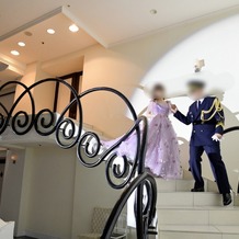 ラ・スリーズガーデン　ベル・ルクスの画像｜ラプンツェルドレス
この階段が気に入ってこの会場を選んだ。
お姫様になれました