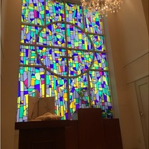 アール ベル アンジェ Ｎａｇｏｙａの画像｜スタンドガラスがカラフルで素敵です。