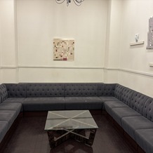 アール ベル アンジェ Ｎａｇｏｙａの画像｜親族控室、隣にもう一部屋あり、両家別に使用可能
