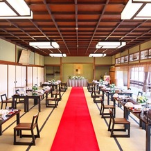 日本料理　つば甚の画像｜つば甚　披露宴会場
ソーシャルディスタンスに配慮した座席配置