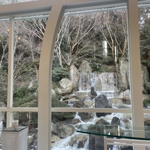 ヒルトン成田の画像｜チャペル正面の滝