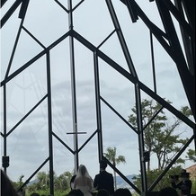 ラヴィマーナ神戸（ＲＡＶＩＭＡＮＡ　ＫＯＢＥ）の画像｜ガラス張りの式場でまるで海外のチャペルみたい。