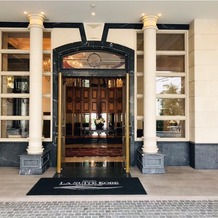 ホテル ラ・スイート神戸ハーバーランド　（ＨＯＴＥＬ　ＬＡ　ＳＵＩＴＥ　ＫＯＢＥ　ＨＡＲＢＯＲＬＡＮＤ）の画像｜素敵なエントランス！