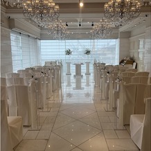 ホテル ラ・スイート神戸ハーバーランド　（ＨＯＴＥＬ　ＬＡ　ＳＵＩＴＥ　ＫＯＢＥ　ＨＡＲＢＯＲＬＡＮＤ）の画像｜チャペルの様子