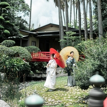 奄美の里 サウスヴィラガーデンの画像｜庭園での前撮風景