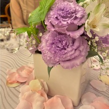プライベートガーデンウェディング＆ＨＯＴＥＬ　ＳＯＵＳＥＩ（ホテルマリターレ創世　佐賀）の画像｜卓上装花