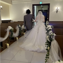 Encieldes Mariage（アンシェルデ マリアージュ）の画像｜バージンロードの飾りも素敵でした