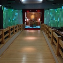 マリアージュ彦根の画像｜竹林の映像が映し出されていて、雰囲気をより厳かになっています。