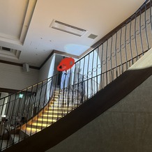 バリテラスCoCo金沢の画像｜階段からの登場