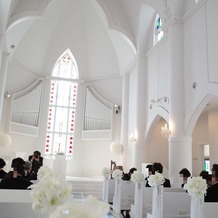 CELESTE（セレスト）の画像｜天井が高く美しい教会