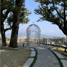 SHIROYAMA HOTEL kagoshimaの画像｜敷地庭園内なある、フォトスポット。
桜島も綺麗に見れます。