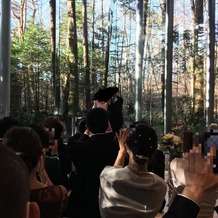 ＡＮＥＬＬＩ　軽井沢（アネーリ　軽井沢）の画像｜木々に囲まれた神秘的なチャペル