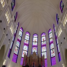 ノートルダム北九州　Notre Dame KITAKYUSHUの画像｜大聖堂の真っ白な高い天井