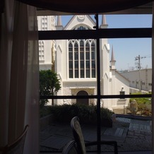 ノートルダム宇部 Notre Dame UBEの画像｜窓から大聖堂が見えました。