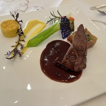 アンジェリカ・ノートルダム ANGELICA Notre Dameの画像｜お肉料理です。
お肉もとっても美味しかったのですが、左上のものも甘くて美味しかったです。