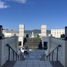 ノートルダム　マリノア　Ｎｏｔｒｅ　Ｄａｍｅ　ＭＡＲＩＮＯＡの画像｜大聖堂から出て一番最初に目に入る景色