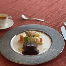 グランドプリンスホテル広島の画像｜メインの牛フィレ肉とお魚の鱗焼き