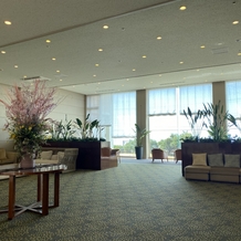 鎌倉プリンスホテルの画像｜エントランス～ロビー
ゲストの待合スペース