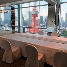 ザ・プリンス パークタワー東京の画像｜この日は家族挙式のため長テーブルのセッティングでした