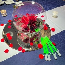 東京マリオットホテルの画像｜テーブルのお花と配られたペンライト