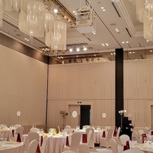 東京マリオットホテルの画像｜広々としたシャンデリアある披露宴会場