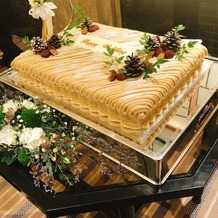 センチュリーコート丸の内の画像｜秋らしいモンブランのウェディングケーキ
