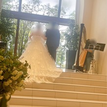 キャナルサイド　ララシャンスの画像｜段差があり、新婦のロングトレーンやロングベールなどバッチリ見えます