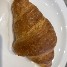 プレジール迎賓館の画像｜パンはバター風味がよくもちもちパリパリで美味しかったです。