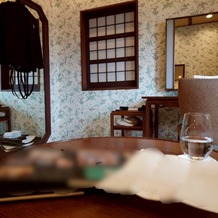 THE FUJIYA GOHONJIN（藤屋御本陳）の画像｜新郎控え室(ヘアメイクルーム)