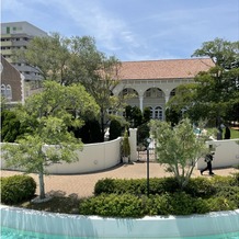 アートグレイス ウエディングコースト 大阪の画像｜披露宴会場の一部外観
挙式会場からの眺め、階段から撮影