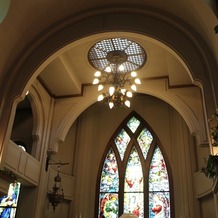 アニバーサリーガーデン　南蔵王・聖ペトロ教会の画像｜ステンドグラス素敵