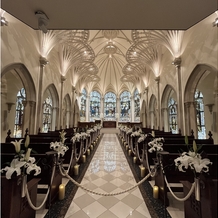 セントグレース大聖堂の画像｜大理石のバージンロード
ステンドグラスがとても素敵でした