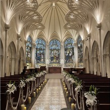 セントグレース大聖堂の画像｜ステンドグラスのチャペル