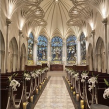 セントグレース大聖堂の画像｜ステンドグラスが素敵なチャペル