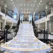 アプローズスクエア 名古屋迎賓館の画像｜入り口入ってすぐの階段