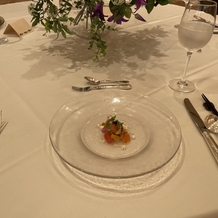 ストリングス　ウエディングヒルズの画像｜前菜と食器
