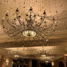湘南迎賓館の画像｜このシャンデリアの豪華さがすてき！